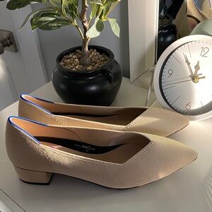 NWOT Rothy's The High Point pointed toe flats in the color Sandstone Beige 12.5